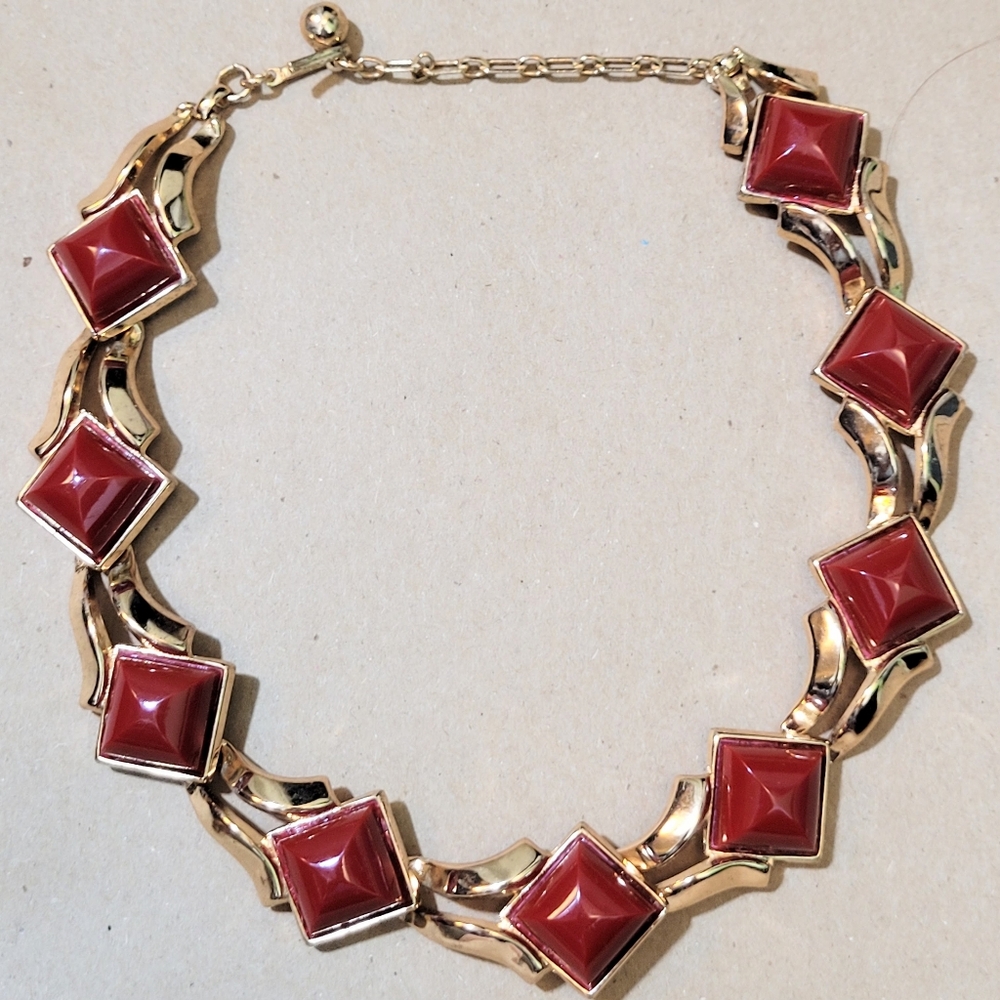 Trifari Signed Vintage VTG Red Cabochon Collar Choker Necklace Gold Tone 16"